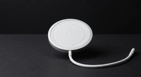 MagSafe nabíječka pro iPhone